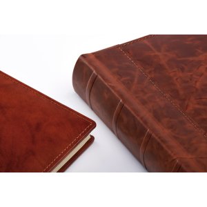 Classicalbum in pelle Madrid terrabrun 32x32 cm