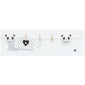 Parete di legno bianco con mollette e motivo di panda...