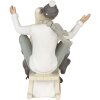 Slitta con coppia - figura decorativa grigia 19x14x17 cm 6PR4660