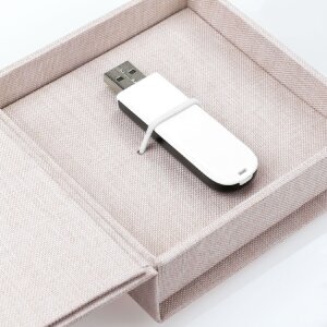 ZEP USB Box Modena Linen beige 11x11x3 cm con foto ritagliata senza chiavetta USB